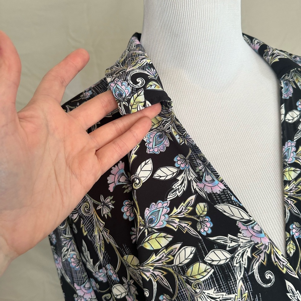 Torrid Black Floral Midi Dress fit & flare wrap size 1X white chartreuse v-neck - Picture 4 of 16